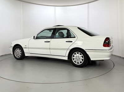 Lot 58 - 1997 Mercedes C250