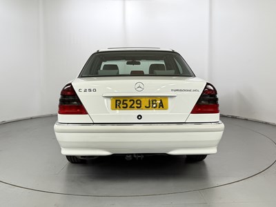 Lot 58 - 1997 Mercedes C250