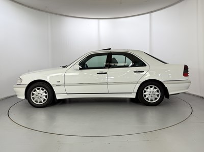 Lot 58 - 1997 Mercedes C250