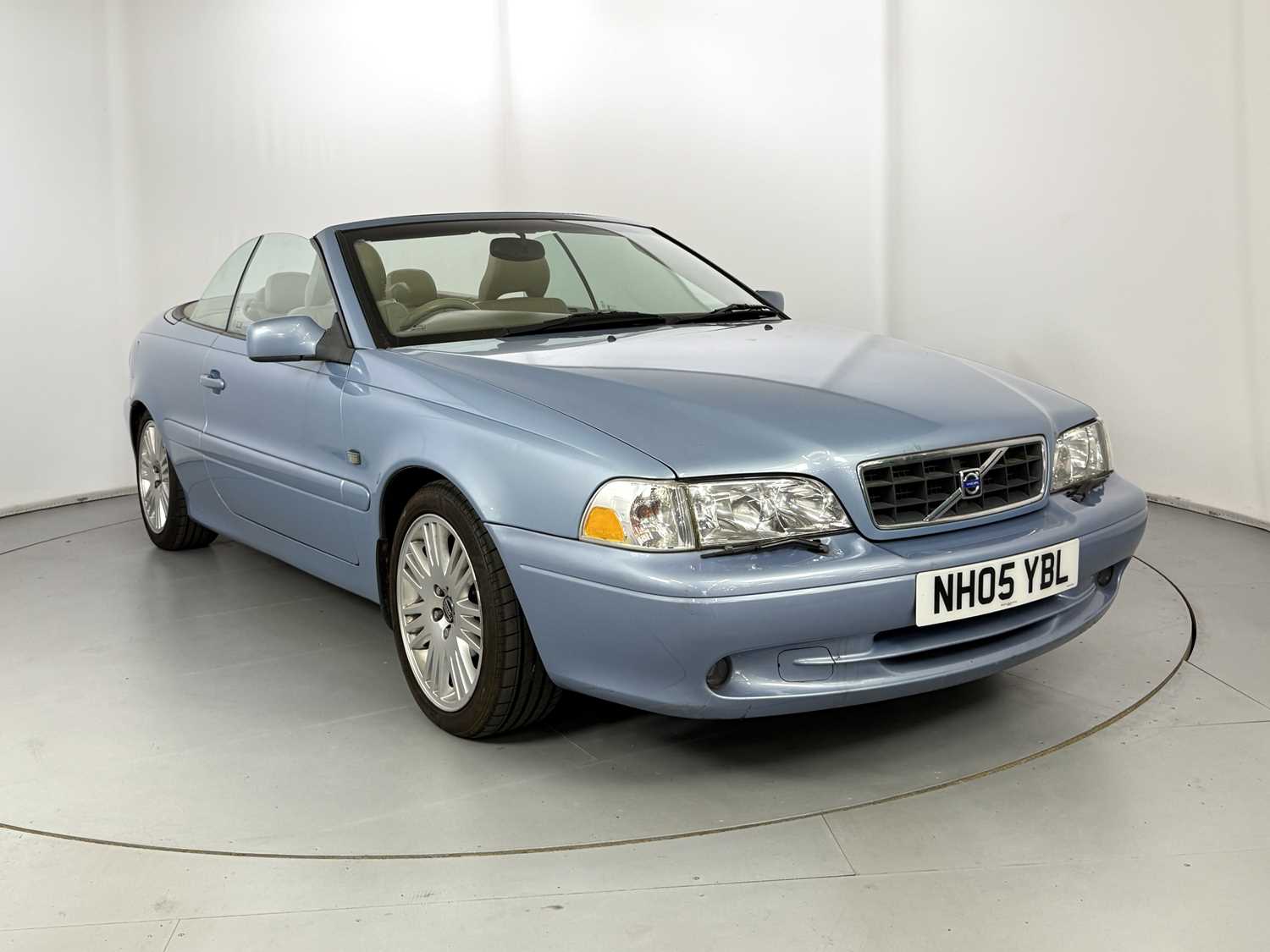Lot 106 - 2005 Volvo C70