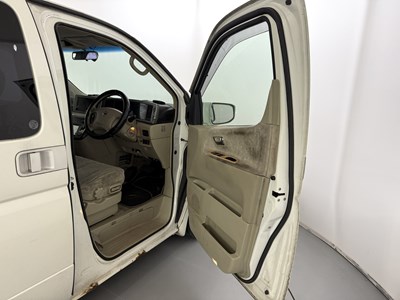 Lot 129 - 2003 Nissan Elgrand