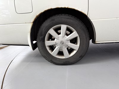 Lot 129 - 2003 Nissan Elgrand