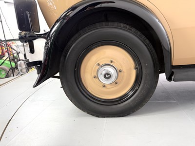 Lot 101 - 1936 Armstrong-Siddeley 12 Plus