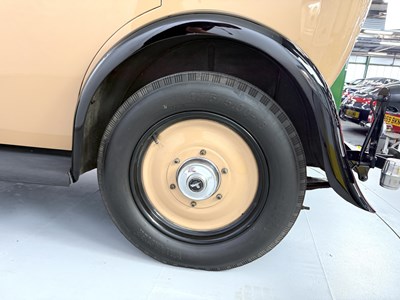 Lot 101 - 1936 Armstrong-Siddeley 12 Plus