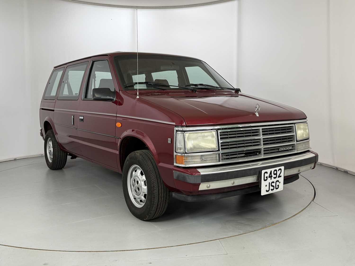 Lot 39 - 1990 Dodge Caravan