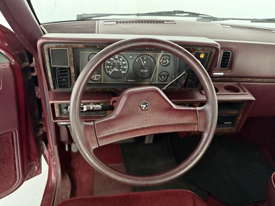 Lot 39 - 1990 Dodge Caravan