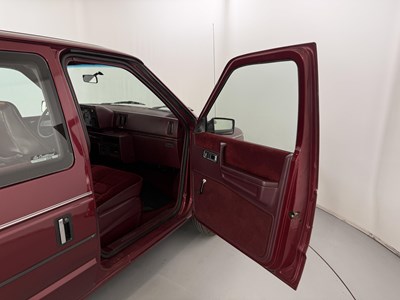 Lot 39 - 1990 Dodge Caravan