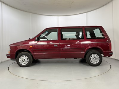 Lot 39 - 1990 Dodge Caravan