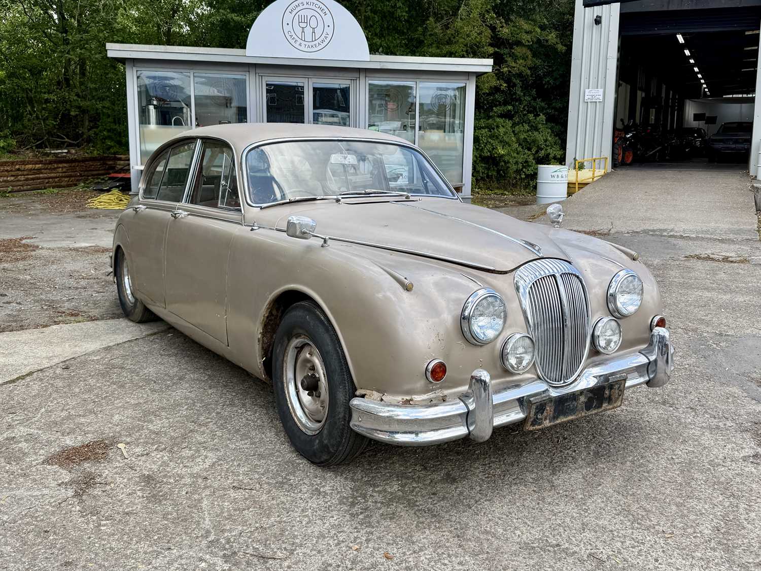 Lot 144 - 1965 Daimler 250 - NO RESERVE