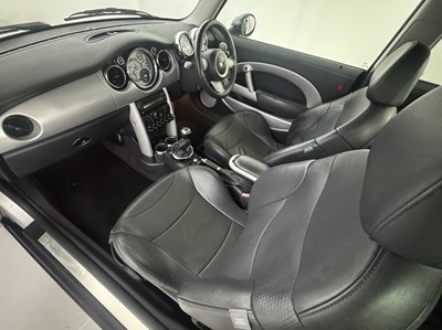 Lot 128 - 2005 Mini Cooper