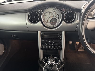 Lot 128 - 2005 Mini Cooper