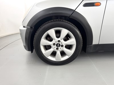 Lot 128 - 2005 Mini Cooper