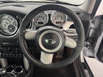 Lot 128 - 2005 Mini Cooper