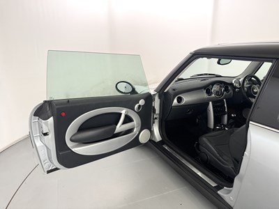 Lot 128 - 2005 Mini Cooper