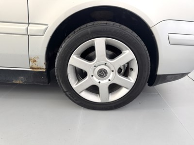Lot 166 - 2000 Volkswagen Golf Cabriolet