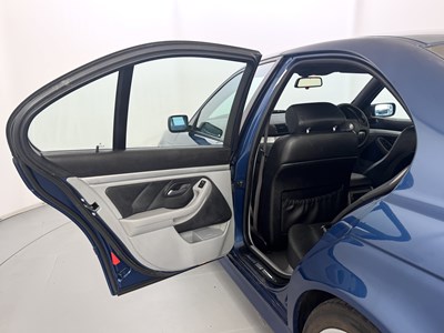 Lot 143 - 2003 BMW 520i