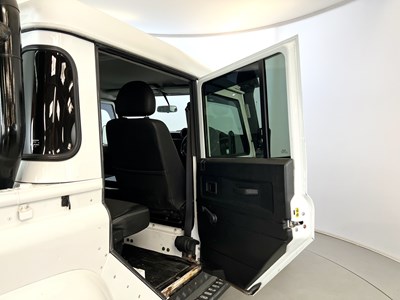 Lot 105 - 2014 Land Rover Defender Urban Truck