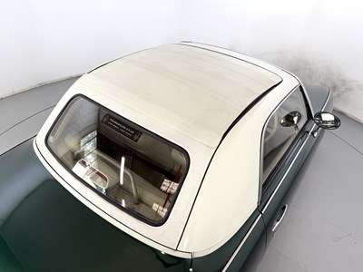 Lot 89 - 1991 Nissan Figaro