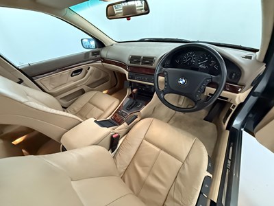Lot 54 - 2002 BMW 525i