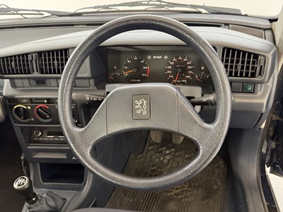Lot 16 - 1991 Peugeot 405 GLD