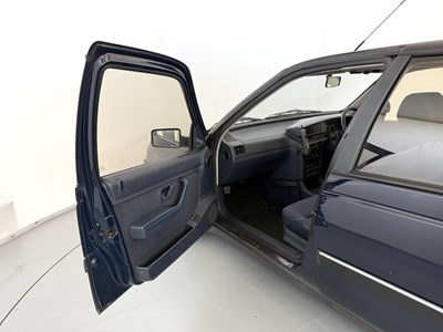 Lot 16 - 1991 Peugeot 405 GLD