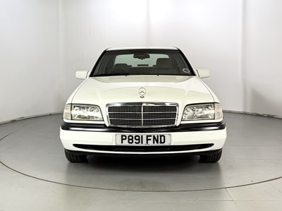 Lot 61 - 1996 Mercedes-Benz C200