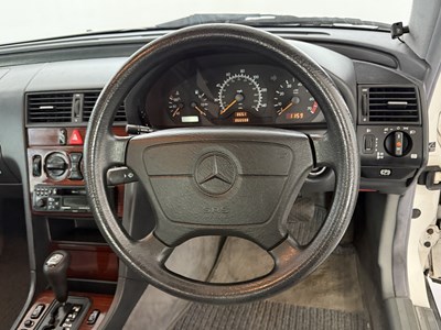 Lot 61 - 1996 Mercedes-Benz C200