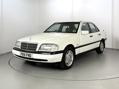 Lot 61 - 1996 Mercedes-Benz C200
