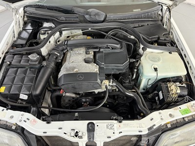 Lot 61 - 1996 Mercedes-Benz C200
