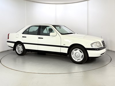 Lot 61 - 1996 Mercedes-Benz C200