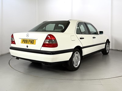 Lot 61 - 1996 Mercedes-Benz C200