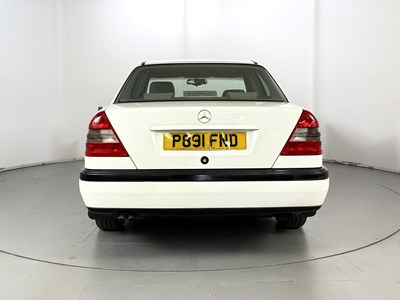Lot 61 - 1996 Mercedes-Benz C200