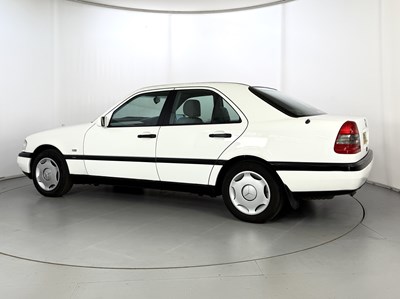 Lot 61 - 1996 Mercedes-Benz C200