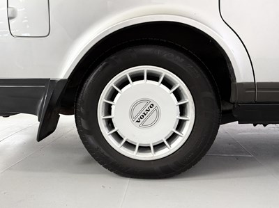 Lot 6 - 1989 Volvo 240GL