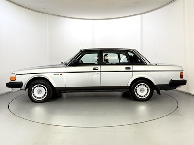Lot 6 - 1989 Volvo 240GL