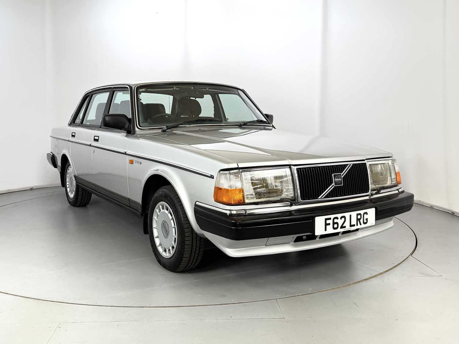 Lot 6 - 1989 Volvo 240GL