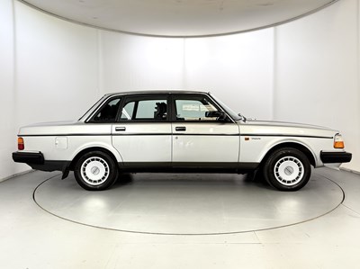 Lot 6 - 1989 Volvo 240GL