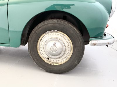 Lot 17 - 1954 Morris Minor