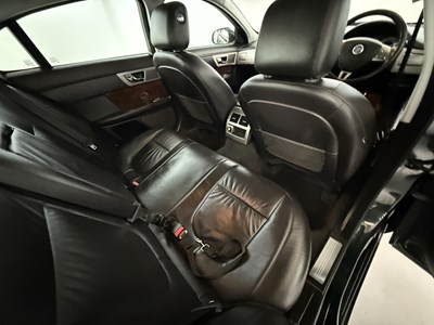Lot 44 - 2010 Jaguar XF