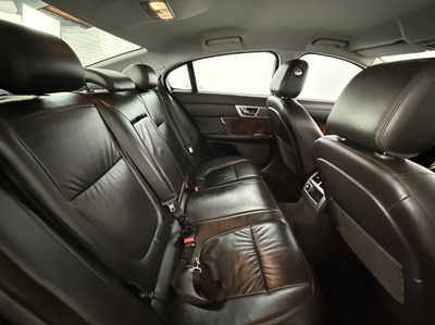 Lot 44 - 2010 Jaguar XF