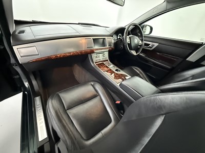 Lot 44 - 2010 Jaguar XF
