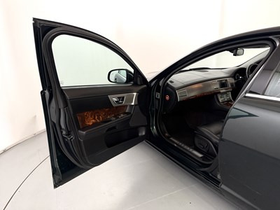 Lot 44 - 2010 Jaguar XF