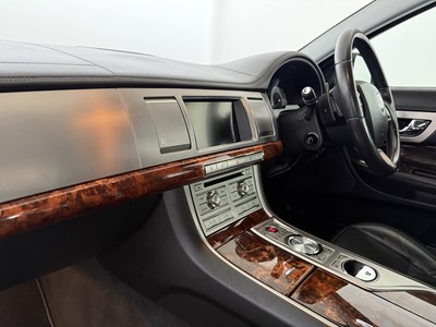 Lot 44 - 2010 Jaguar XF