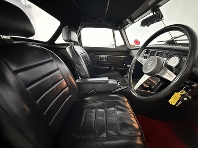Lot 133 - 1976 MG B Roadster