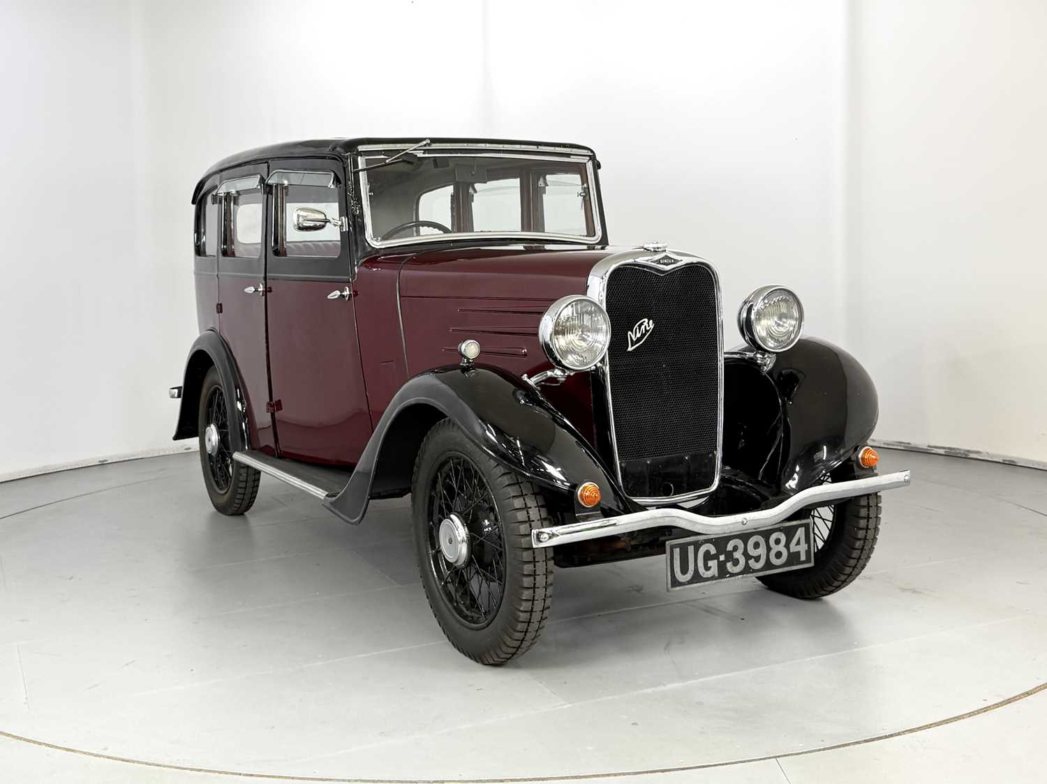 Lot 9 - 1933 Singer Nine