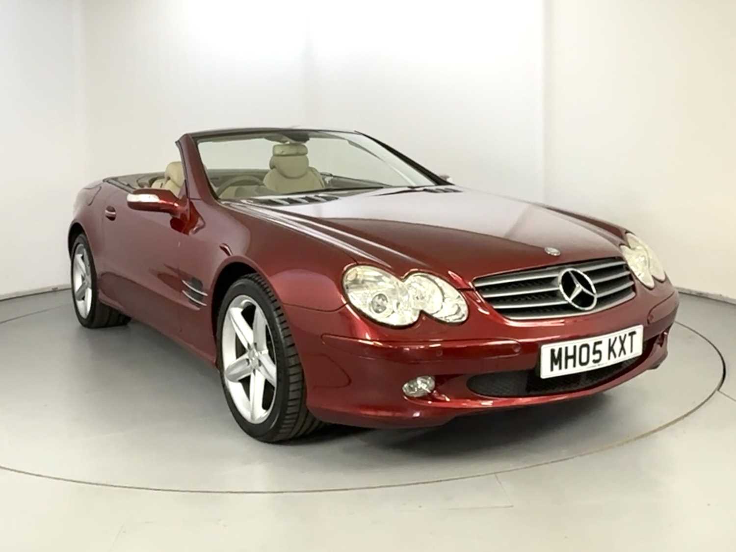 Lot 1 - 2005 Mercedes-Benz SL350