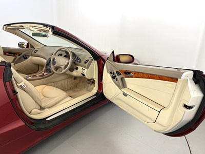 Lot 1 - 2005 Mercedes-Benz SL350