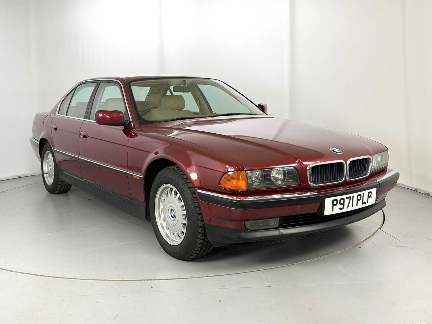Lot 123 - 1997 BMW 728i