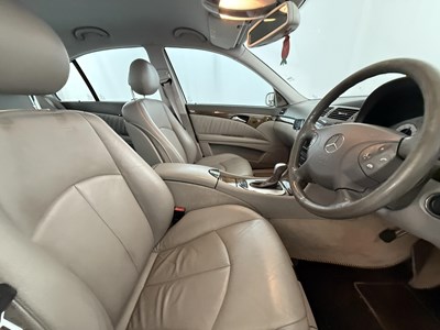 Lot 145 - 2004 Mercedes-Benz E320