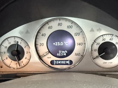 Lot 145 - 2004 Mercedes-Benz E320